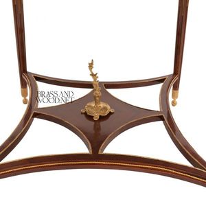 Mesa de Entrada Clásica de Lujo con Incrustaciones de Latón y Madera - Product Image 5