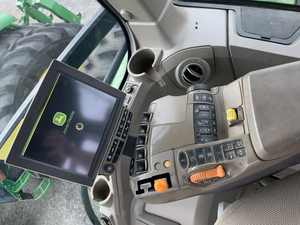 Máquina Agrícola de Alto Rendimiento John Deere 8R, Diseñada para Largas Jornadas, Calidad Premium, Diseñada para Profesionales - Product Image 6