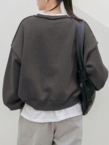 Sudadera de cuello redondo de gran tamaño gris oscuro para mujer, jersey de lana de algodón, ropa informal holgada con hombros caídos y detalle de puntada - Product Image 2