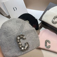 Bonnet d'hiver luxueux en tricot avec lettres en strass, style punk, nœuds décoratifs, protection des oreilles, doux et agréable pour la peau