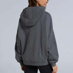 Sweats à capuche pour femmes avec options personnalisées Sweats confortables conçus pour les vêtements de tous les jours et le style fitness - Product Image 5