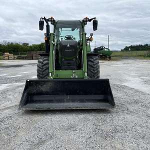 Tractor Fendt 211 Vario usado en buen estado con cargador frontal Fendt Cargo modelo 5X85 en venta - Product Image 4