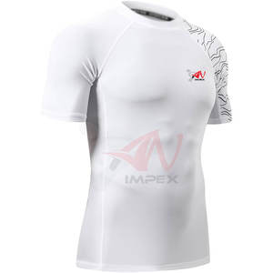 เสื้อแรชการ์ดแขนสั้นสวมใส่สบาย ระบายเหงื่อได้ดี เหมาะสำหรับการออกกำลังกายและไลฟ์สไตล์แอคทีฟสำหรับผู้ชาย - Product Image 3