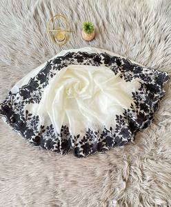 Saree en organza pur Tebby de designer indien pakistanais avec scalping noir, coupe, chemisier en soie Bangalori non cousu, prêt à expédier - Product Image 6