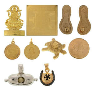 Arihant Gems Jewels Shani Maha Raksha Kawach 17cm X 20cm X 4cm Natural y Certificado Astrologico Metal Chapado en Oro de 18K Dorado+Negro - Product Image 1