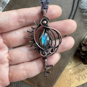 Collier de guérison de style bohème vintage fait à la main en cuivre macramé Design plaqué or Labradorite pendentif cadeau - Product Image 1