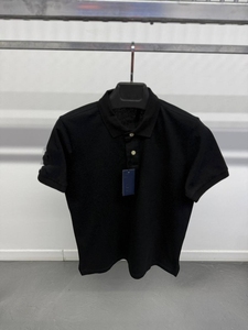 เสื้อยืดคอกลมแขนสั้นผู้ชาย OEM ผ้าฝ้าย 100% เนื้อผ้าเรียบ ระบายอากาศได้ดี นุ่มสบาย คุณภาพสูง พร้อมตัวเลือกสกรีนโลโก้ - Product Image 2