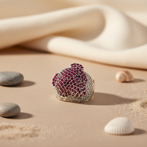 Anillo de Plata 925 con Rubí y Circonitas Blancas para Mujer, con Corte Esmeralda, Chapado en Rodio, Material Platino, Joyería de Calidad para Regalo - Product Image 1