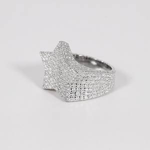 Anillo de Oro Blanco de 14 Quilates con Diamante Cultivado en Laboratorio en Forma de Estrella, Elaborado Meticulosamente, con Diamantes de Claridad VVS - Product Image 4