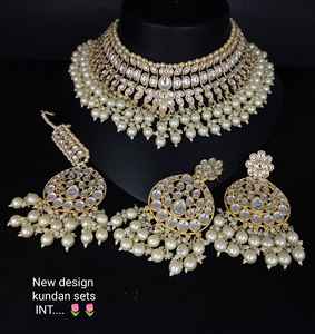 Conjunto de collar de gargantilla de cristal chapado en oro para mujer fabricante indio al por mayor - Product Image 4