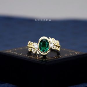 Bague feuille en or jaune massif 14K faite à la main 6*8mm bague de fiançailles émeraude taille ovale cultivée en laboratoire avec ton métal/options de changement de pureté - Product Image 1
