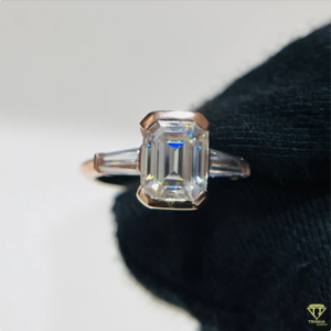 Anillo de compromiso de diamante cultivado en laboratorio con corte esmeralda de tres piedras, banda de boda Baguette para mujer, regalo de aniversario - Product Image 3