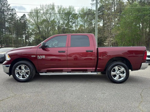Meilleures Offres – Véhicules d'occasion sans accident – <span class=keywords><strong>Ram</strong></span> 1500 Classic Crew Cab Tradesman Pickup 4D 5,5 pi <span class=keywords><strong>2022</strong></span> – Prêt à être expédié - Product Image 3