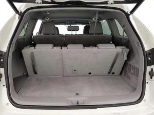 Vehículo Toyota HighLd LE Plus 2015 Usado, Color Gris/Blanco, Gasolina, Tracción en las Cuatro Ruedas, Transmisión Automática, Volante a la Izquierda/Derecha - Product Image 4