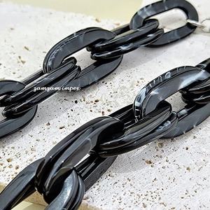 Collar de eslabones de doble capa de resina negra hecho a mano con diseño de cadena gruesa forma ovalada - Product Image 5