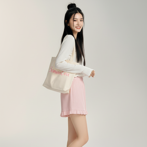 กางเกงขาสั้นผู้หญิงแฟชั่นผ้าริบเนื้อนุ่ม ยืดหยุ่น ขอบระบาย เอวยางยืด สไตล์ลำลอง ใส่สบายๆ อยู่บ้าน ราคาโรงงาน จากผู้ผลิต - Product Image 1