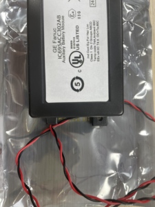 Módulo de Batería Auxiliar IC695ACC302AB de 15.0Ah, Carcasa de Plástico Negra con Cables Rojos y Negros para Equipos Electrónicos - Product Image 3