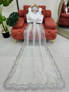 ผ้าส่าหรีดีไซน์สวยงามบนผ้าไหมออร์แกนซ่าเนื้อหนา พร้อมงานปักเลื่อมและเสื้อคลุม - Product Image 3