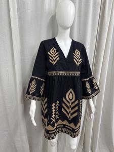 OEM/ODM Robe longue bleue pour femmes, dernière conception, broderie faite à la main, broderie blanche, robe ukrainienne, taille naturelle, lavable - Product Image 3