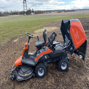 Cortacésped Husqvarna Rider RC 320Ts AWD con plataforma delantera de 112 cm, tractor cortacésped con tracción en las cuatro ruedas, motor de 17 HP, recogedor de césped de 300 L, tractor de jardín - Product Image 1