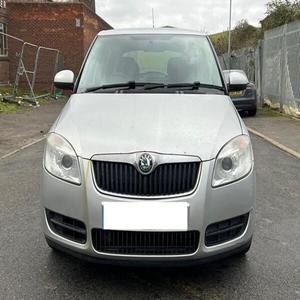 SKODA FABIA 1.2 d'occasion 2009, conduite à gauche/droite - Product Image 1