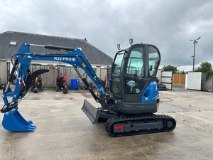 รถขุด RRippa R32 Pro ขนาด 3.2 ตัน พร้อมความจุบุ้งกี๋ 1.15 เมตร และการรับประกัน 5 ปีขึ้นไป - Product Image 3