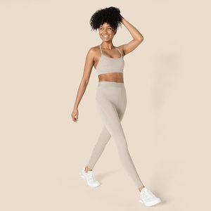 สปอร์ตบราดันทรงเสริมฟองน้ำสายรัดปรับได้บราออกกำลังกายแบบพิลาทีสรองรับการวิ่งรองรับสูงระบายอากาศขนาดพิเศษ - Product Image 1