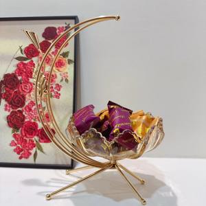 Bol décoratif design avec support en forme de lune Plateau de pièce maîtresse élégant Accent de table artistique pour la décoration de la maison, du salon et de l'événement - Product Image 6