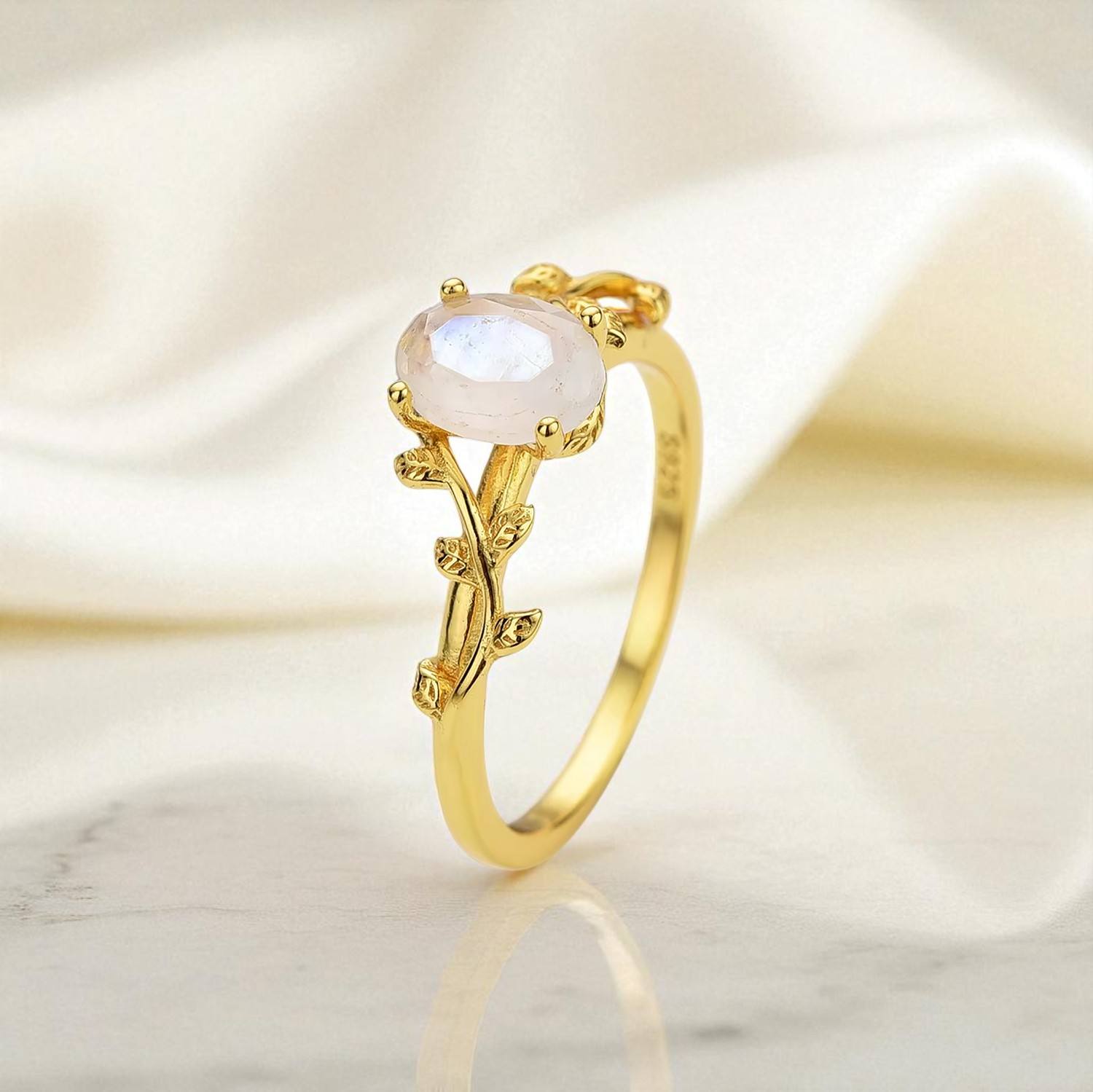 มูนสโตนสีรุ้ง