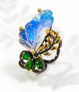 Anillo de Boda de Rodio con Piedra Lunar Arcoíris Tallada, Diseño Expansivo, para un Estilo Audaz y Elegante, Brillo Luminoso, Estilo Clásico Atemporal - Product Image 3