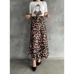 Jupe longue en satin à motif taille naturelle avec finition brillante - Product Image 5