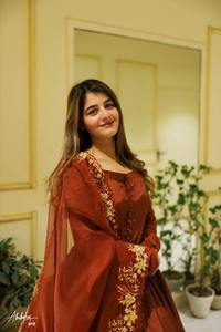 Robe longue Anarkali Lehenga Choli en acrylique de qualité supérieure pour femmes, tenue de mariage traditionnelle, séchage rapide, évacuation de l'humidité, protection solaire - Product Image 6