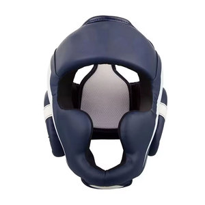 Protège-tête de boxe en cuir écologique de qualité supérieure, rembourrage doux, coutures robustes, personnalisable pour une utilisation fiable et intense - Product Image 1