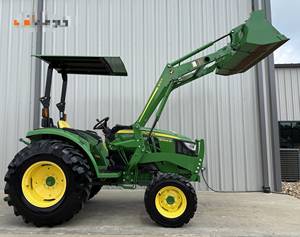 Tracteur compact à roues John Deere 70 CV, transmission par engrenages 4x4, chargeur frontal vert, utilitaire multifonctionnel pour jardin - Product Image 2