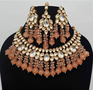 Ensemble de bijoux Kundan de qualité supérieure, travail Meenakari au dos, parfait pour les mariages, les occasions festives, toutes les couleurs peuvent être personnalisées - Product Image 2