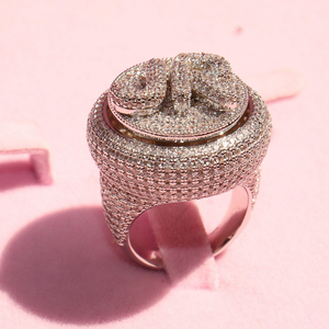 Top Notch Fine Jewelry Collection Full Iced Out Moissanite Custom Spinning Initial Bubble Letter Anneaux de fête rotatifs - Product Image 4