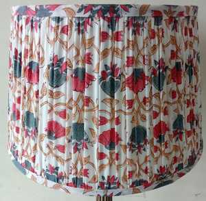 Pantalla de Lámpara de Tela Elegante y Artística, con Diseño Floral Suave, Hecha a Mano, de Lujo Moderno, Suministro Directo de Fábrica - Product Image 3