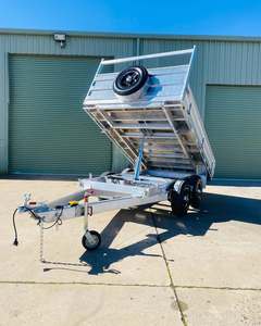 Remorque à plateau basculant en aluminium 3500 kg à double essieu, avec côtés rabattables, freins électriques et roue de secours - Product Image 2