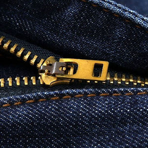 Jeans de Mezclilla de Invierno para Hombre, Corte Recto, Tela Satinada, Diseño Transpirable, Colores Sólidos Personalizados, Logotipo Personalizado, Alta Calidad - Product Image 2