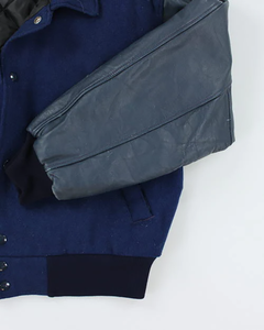 Veste universitaire rétro de style sportif pour hommes, manches en cuir de qualité supérieure, tissu toile vintage pour vestes de taureaux, service OEM de Chicago - Product Image 3