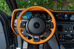 Rolls-Royce Cullinan Black Badge 2025 d'occasion – SUV de luxe haut de gamme avec sièges arrière exécutifs, éclairage et système d'infodivertissement de haute technologie – Importé du Japon - Product Image 6