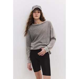 Sudadera Lavada Diariamente con Detalle Trasero 100% Algodón - Product Image 1