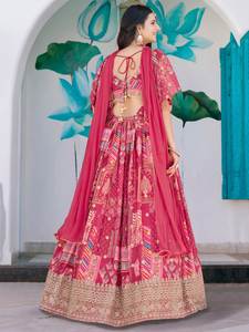 Conjunto de Lehenga Choli Moderno para Fiestas, Color Rosa, Estampado Multicolor, Bordado, con Dupatta de Chiffon de Seda de Secado Rápido, para Eventos Festivos - Product Image 2