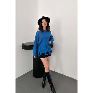 Blusa Azul con Corte Láser - Azul - Product Image 2