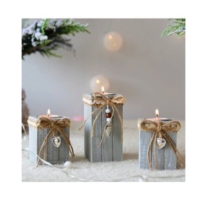 Portavelas de madera único, ideal para mejorar las decoraciones de bodas y celebraciones religiosas con encanto natural - Product Image 4