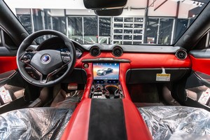 IMPRESIONANTE SEDÁN HÍBRIDO KA-R-MA 2025, ASISTENCIA AUTOMÁTICA DE CONDUCCIÓN KAR-PILOT, INTERIOR REBEL LAVA, MOTOR AUTOMÁTICO - Product Image 2