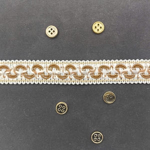 Dentelle de 2 cm de large en polyester 100 % écologique, style italien vintage, avec motif floral pour chien - Product Image 3