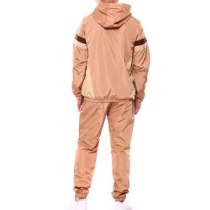 Ensemble coupe-vent deux pièces avec logo personnalisé, short et veste de survêtement zippés, collection 2026 - Product Image 6