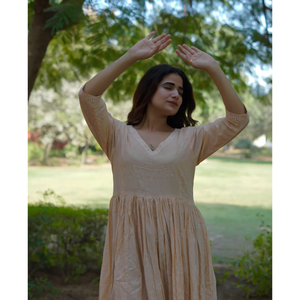 ชุดเดรสผ้าฝ้ายพิมพ์ลาย Khari แบบดั้งเดิมทรงบาน ดีไซน์หรูหรา ราคาสุดคุ้ม - Product Image 2