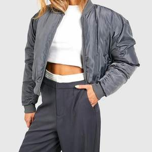 Blouson Bomber Matelassé Zippé pour Femme Gris Anthracite Décontracté Streetwear Coupe-Vent Respirant Logo Personnalisé Vêtement d'extérieur Automne - Product Image 1